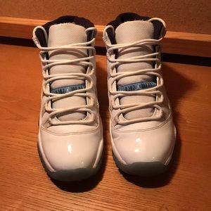 Legend Blue 11’s size 7